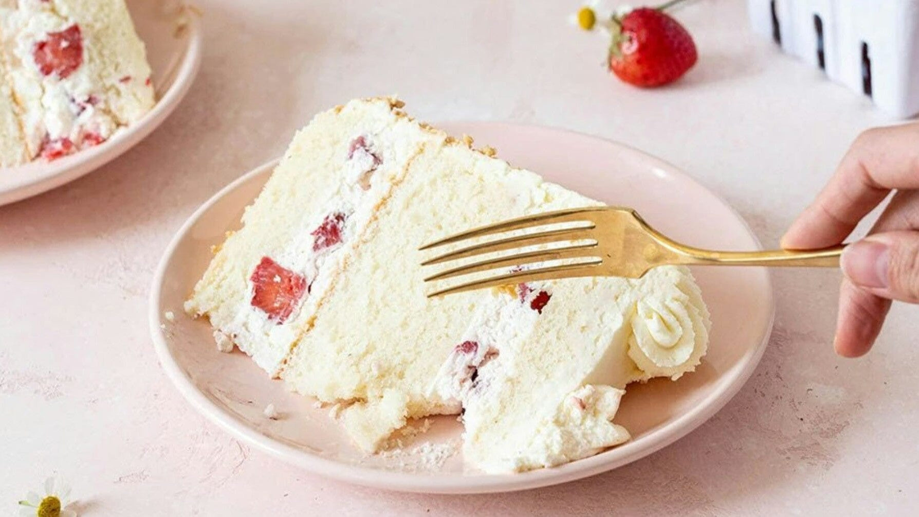 Exploring Irresistible Wedding Cake Flavors