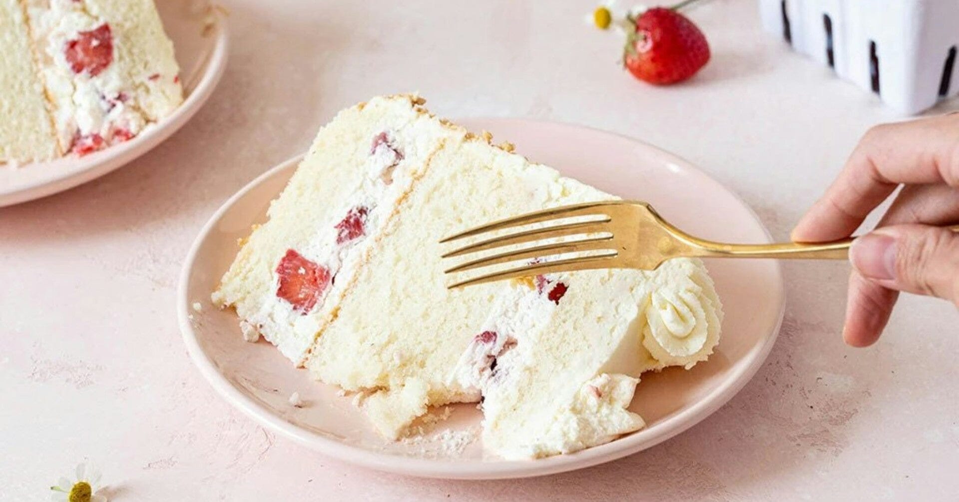 Exploring Irresistible Wedding Cake Flavors