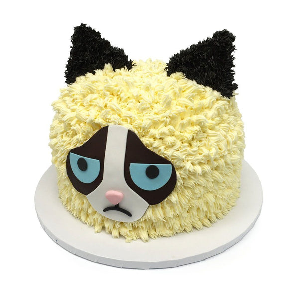 How to make an Easy Kitty Cat Cake from a Box Mix and Standard Pans –  mamasbrush