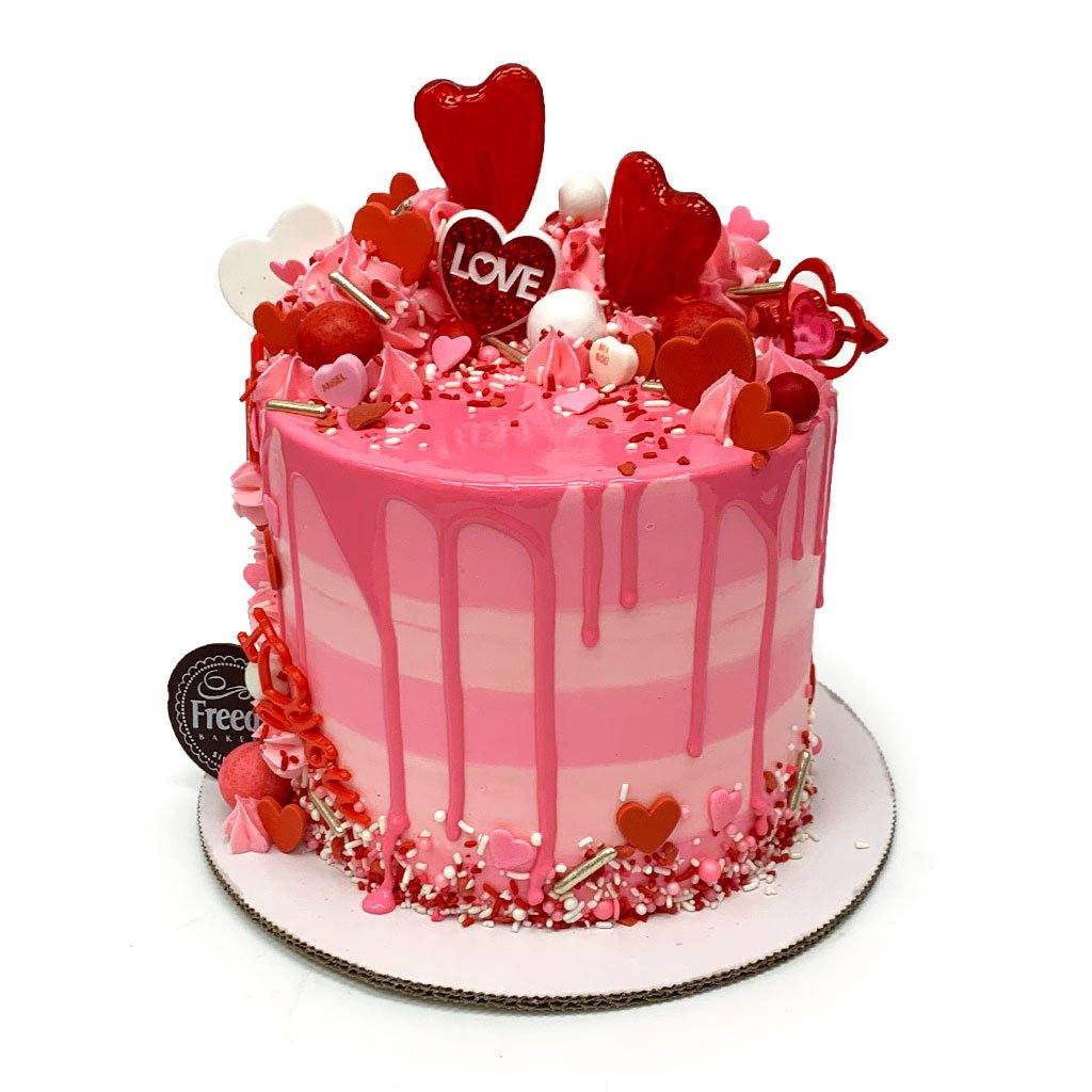 Strawberry Sweetheart Drizzle Cake - Wilton